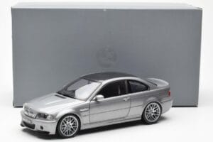BMW M3 E46 CSL Cinzento Kyosho 1:18 80430302734 Metal - imagem 8 de 8