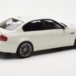 BMW M3 E90 Berlina Branco GT Spirit 1:18 - image 2 of 6
