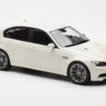 BMW M3 E90 Berlina Branco GT Spirit 1:18 - image 4 of 6