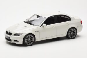 BMW M3 E90 Berlina Branco GT Spirit 1:18 GT053