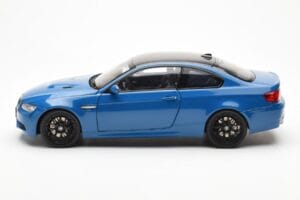 BMW M3 E92 Laguna Seca Blue Kyosho 1:18 08734LBL Metal - imagem 4 de 8