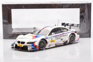 BMW M3 E92 #1 M. Tomczyk BMW M Performance DTM 2012 Minichamps 1:18 80432320097 Metal - imagem 8 de 8