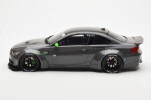 BMW M3 E92 LBWK Liberty Walk Cinzento GT Spirit 1:18 GT127 Resina - imagem 3 de 6