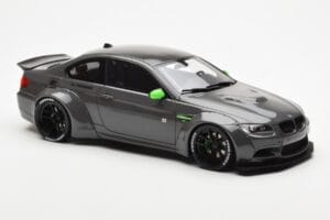 BMW M3 E92 LBWK Liberty Walk Cinzento GT Spirit 1:18 GT127 Resina - imagem 4 de 6
