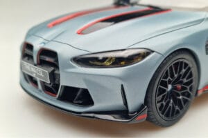 BMW M4 CSL G82 Cinzento GT Spirit 1:18 GT427 Resina - imagem 6 de 8