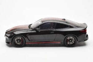 BMW M4 G82 CSL Sapphire Preto GT Spirit 1:18 GT904 Resina - imagem 3 de 6