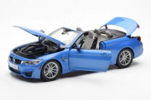 BMW M4 F83 Cabriolet Yas Marina Azul Paragon 1:18 80432339612 Metal - imagem 2 de 8