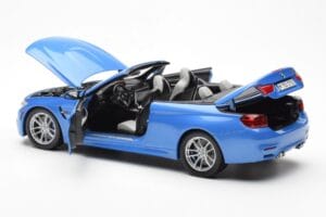 BMW M4 F83 Cabriolet Yas Marina Azul Paragon 1:18 80432339612 Metal - imagem 5 de 8