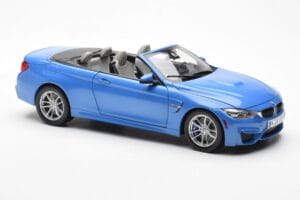 BMW M4 F83 Cabriolet Yas Marina Azul Paragon 1:18 80432339612 Metal - imagem 6 de 8