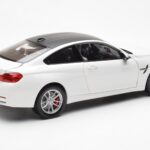 BMW M4 F82 Frozen Brilliant Branco Paragon 1:18 PA-97101 - image 3 of 8