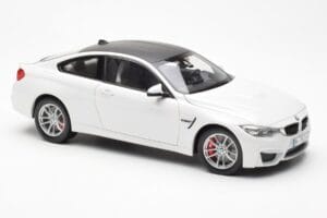 BMW M4 F82 Frozen Brilliant Branco Paragon 1:18 PA-97101 Metal - imagem 6 de 8