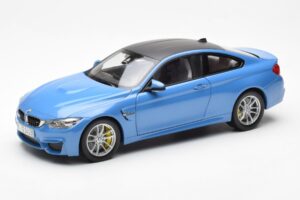 BMW M4 F82 Yas Marina Azul Paragon 1:18 PA-97102