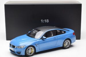 BMW M4 F82 Yas Marina Azul Paragon 1:18 PA-97102 Metal - imagem 8 de 8