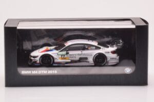 BMW M4 F82 #77 M. Tomczyk BMW M Performance Parts DTM 2015 Minichamps 1:43 80422405594 Metal - imagem 4 de 4