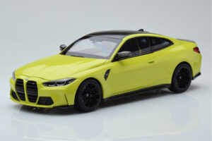 BMW M4 G82 Amarelo Edição Concessionário Minichamps 1:18