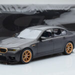 BMW M5 CS F90 Frozen Brands Hatch Cinzento GT Spirit 1:18 - image 5 of 5