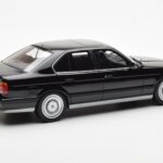 BMW M5 E34 Preto Otto 1:18 - image 2 of 6