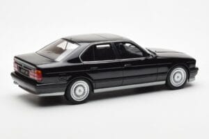 BMW M5 E34 Preto Otto 1:18 OT690 Resina - imagem 2 de 6