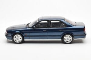 BMW M5 E34 Azul Metallic Otto 1:18 OT576 Resina - imagem 3 de 6