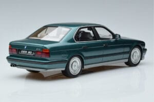 BMW M5 E34 Cecotto Edition Verde Otto 1:18 OT968 Resina - imagem 2 de 6