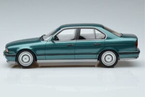 BMW M5 E34 Cecotto Edition Verde Otto 1:18 OT968 Resina - imagem 3 de 6