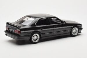 BMW M5 E34 Hartge H5 V12 Diamond Preto Metallic Otto 1:18 OT362 Resina - imagem 2 de 6