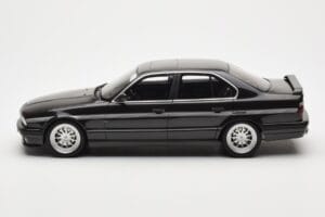 BMW M5 E34 Hartge H5 V12 Diamond Preto Metallic Otto 1:18 OT362 Resina - imagem 3 de 6
