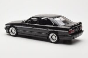 BMW M5 E34 Hartge H5 V12 Diamond Preto Metallic Otto 1:18 OT362 Resina - imagem 5 de 6