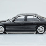 BMW M5 E34 Hartge Preto Otto 1:18 - image 3 of 6
