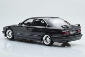 BMW M5 E34 Hartge Preto Otto 1:18 OT362B Resina - imagem 4 de 6