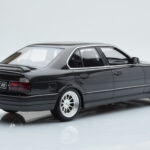 BMW M5 E34 Hartge Preto Otto 1:18 - image 5 of 6