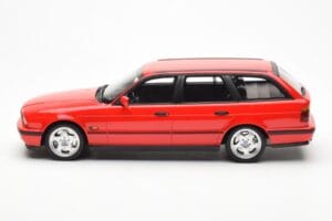 BMW M5 E34 Touring Vermelho Otto 1:18 OT951 Resina - imagem 3 de 6