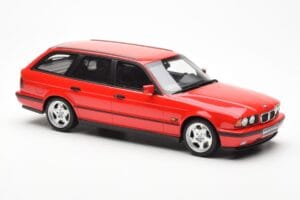 BMW M5 E34 Touring Vermelho Otto 1:18 OT951 Resina - imagem 4 de 6