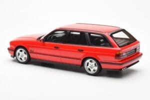 BMW M5 E34 Touring Vermelho Otto 1:18 OT951 Resina - imagem 5 de 6