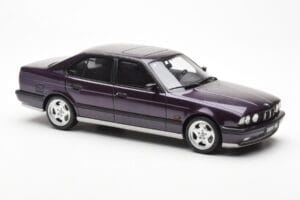 BMW M5 E34 Violeta Otto 1:18 OT106 Resina - imagem 4 de 6