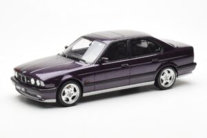 BMW M5 E34 Violeta Otto 1:18 OT106