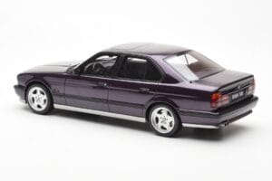 BMW M5 E34 Violeta Otto 1:18 OT106 Resina - imagem 5 de 6