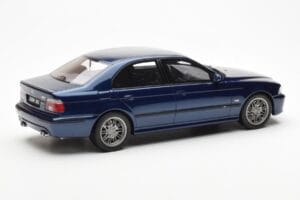 BMW M5 E39 Avus Blue Paint Issue Otto 1:18 OT070 Resina - imagem 2 de 6