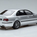 BMW M5 E39 Prata Otto 1:18 - image 2 of 7