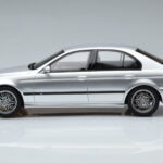 BMW M5 E39 Prata Otto 1:18 - image 3 of 7