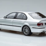 BMW M5 E39 Prata Otto 1:18 - image 5 of 7