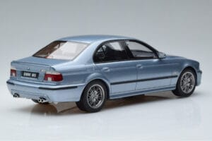 BMW M5 E39 Silverwater Azul Otto 1:18 OT554 Resina - imagem 2 de 6