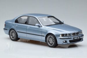 BMW M5 E39 Silverwater Azul Otto 1:18 OT554 Resina - imagem 4 de 6