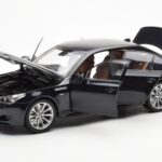 BMW M5 E60 Carbon Preto Kyosho 1:18 - image 2 of 8