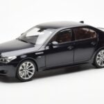 BMW M5 E60 Carbon Preto Kyosho 1:18
