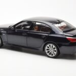 BMW M5 E60 Carbon Preto Kyosho 1:18 - image 7 of 8
