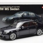 BMW M5 E60 Carbon Preto Kyosho 1:18 - image 8 of 8