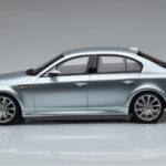 BMW M5 E60 Prata Otto 1:18 - image 3 of 6