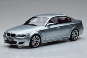 BMW M5 E60 Prata Otto 1:18