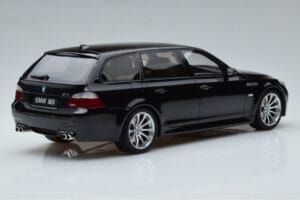 BMW M5 E61 Touring Preto Otto 1:18 OT1020 Resina - imagem 2 de 6